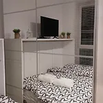 Zyczliwy Z Garazem Warszawa