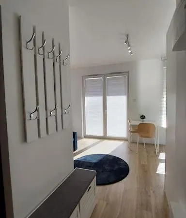 Zyczliwy Z Garazem Apartment Warsaw