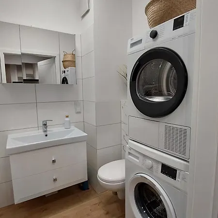 Apartment Zyczliwy Z Garazem Warsaw