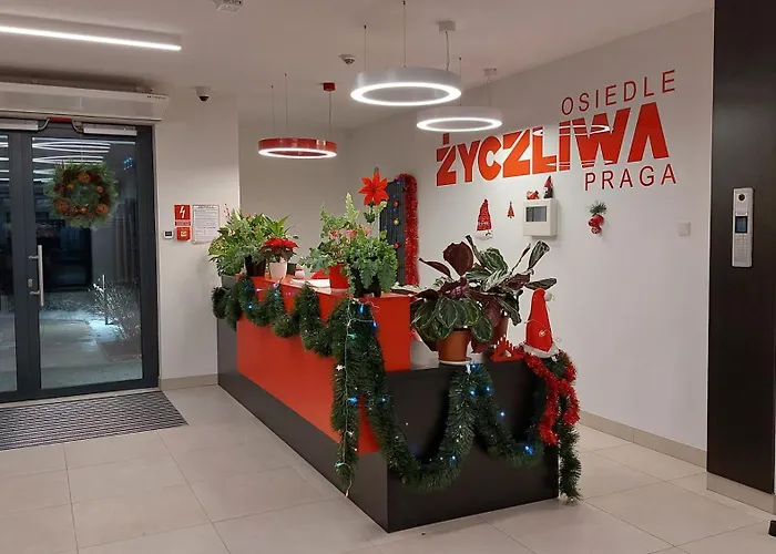 Zyczliwy Z Garazem Apartamento *