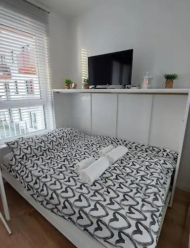 Zyczliwy Z Garazem Appartement