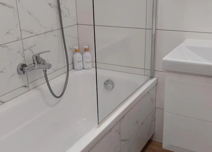 Zyczliwy Z Garazem Appartement *